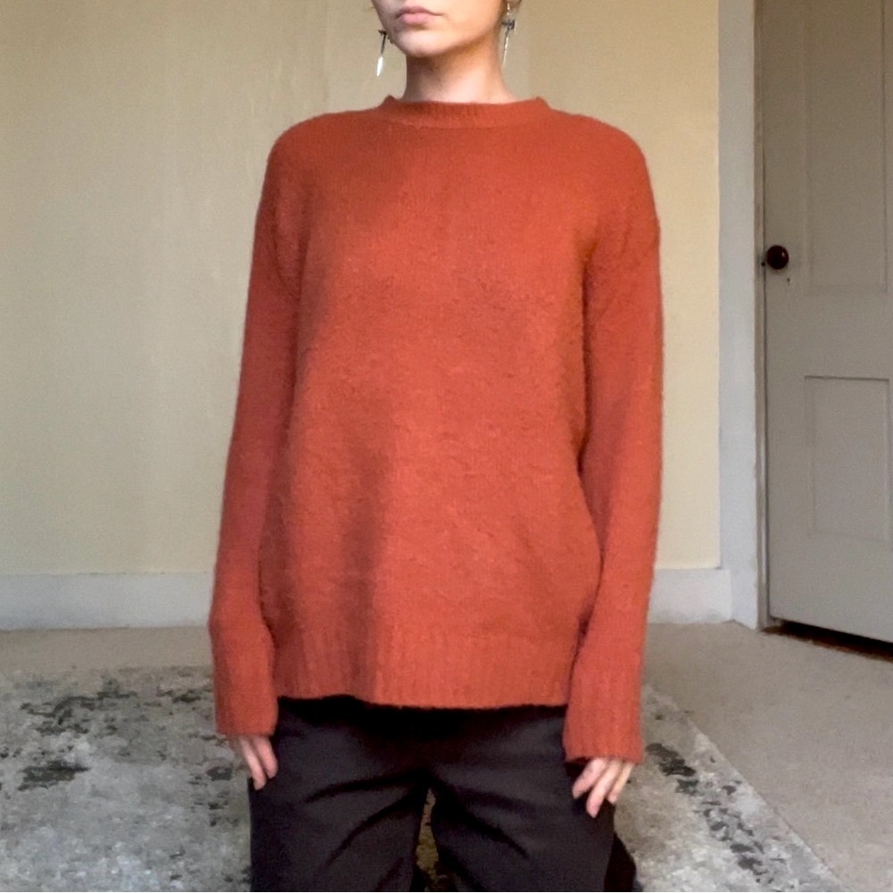 Philosophy Orange Crew Neck Sweater with Relaxed Fit Comfy Stretchy Layers NWOT